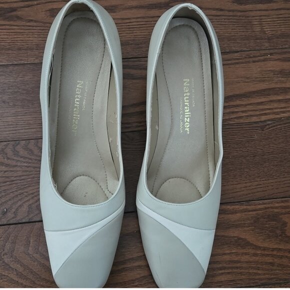 Naturalized classic leather pumps 2.5" block heel size 8.5 - Picture 6 of 9